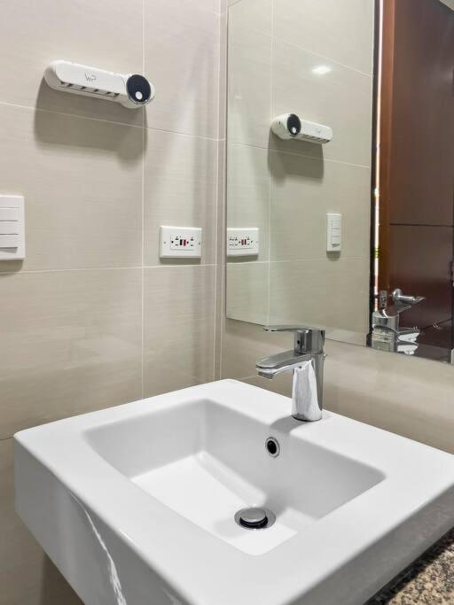 تاغويغ One Uptown Residences Bgc المظهر الخارجي الصورة